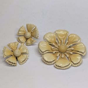 Vintage Cream Flower Brooch and Earrings Set